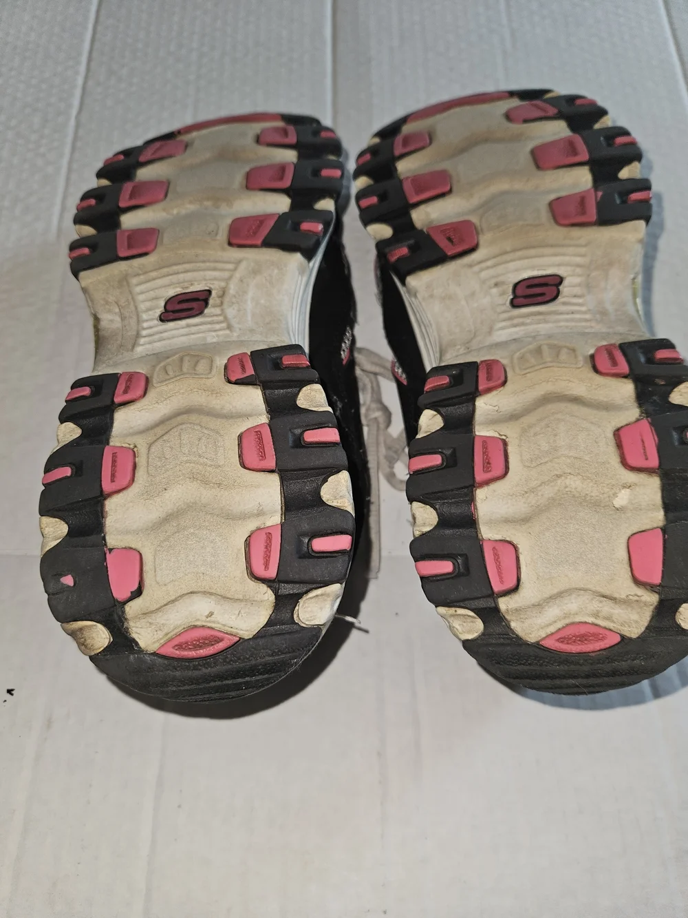 Skechers D'Lites Black and Pink Women's Athletic Sneakers